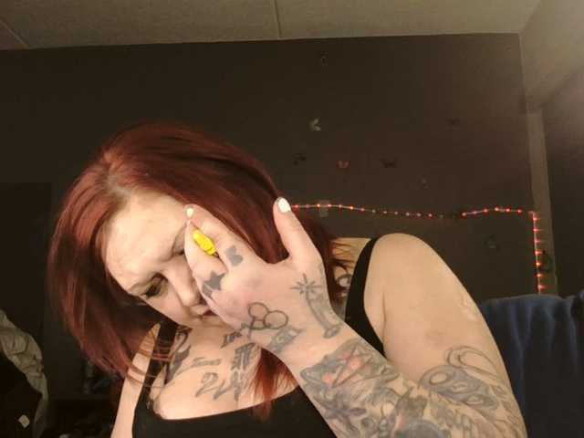 Adelaideskyy's BongaCams show and profile