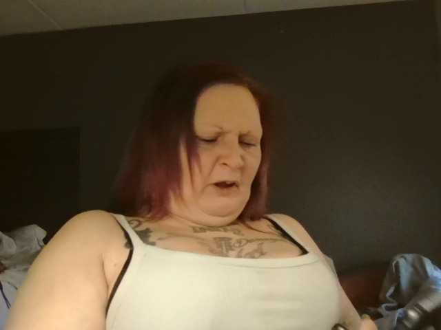 Adelaideskyy's BongaCams show and profile