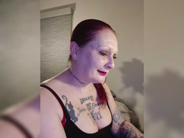 Adelaideskyy's BongaCams show and profile