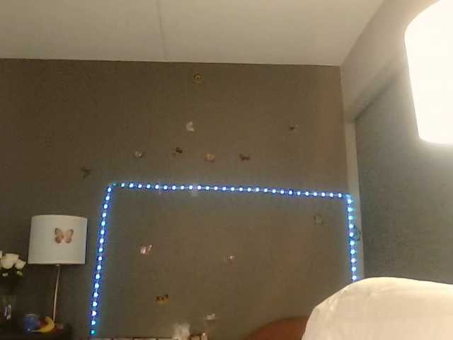 Adelaideskyy's BongaCams show and profile