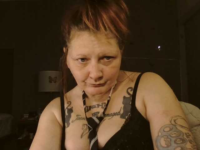 Adelaideskyy's BongaCams show and profile