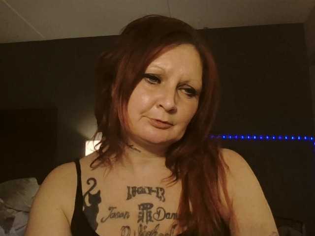 Adelaideskyy's BongaCams show and profile