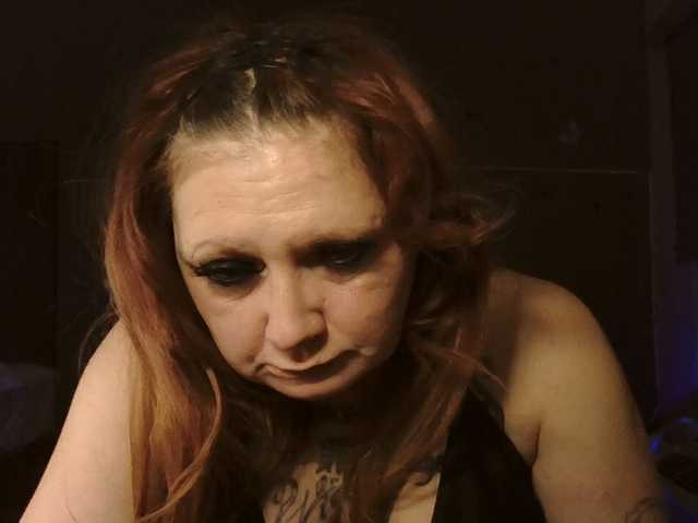 Adelaideskyy's BongaCams show and profile