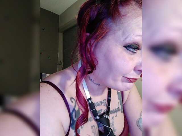 Adelaideskyy's BongaCams show and profile