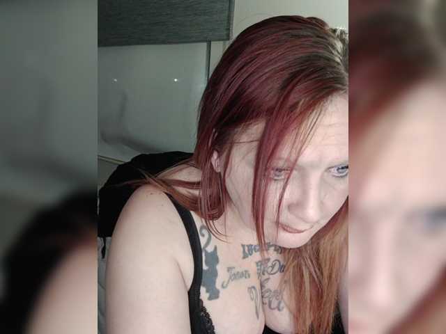 Adelaideskyy's BongaCams show and profile