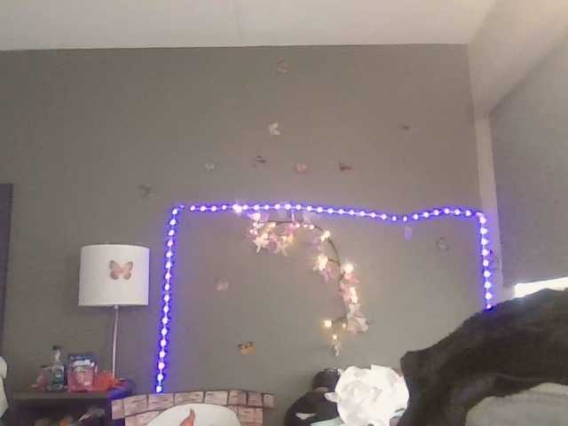 Adelaideskyy's BongaCams show and profile