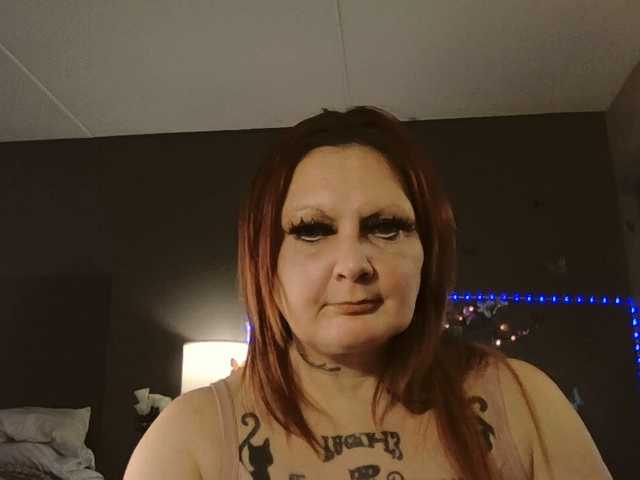 Adelaideskyy's BongaCams show and profile