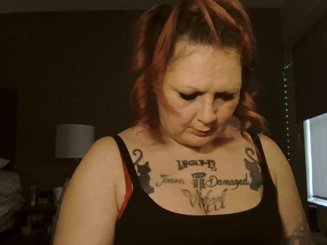 Adelaideskyy's BongaCams show and profile