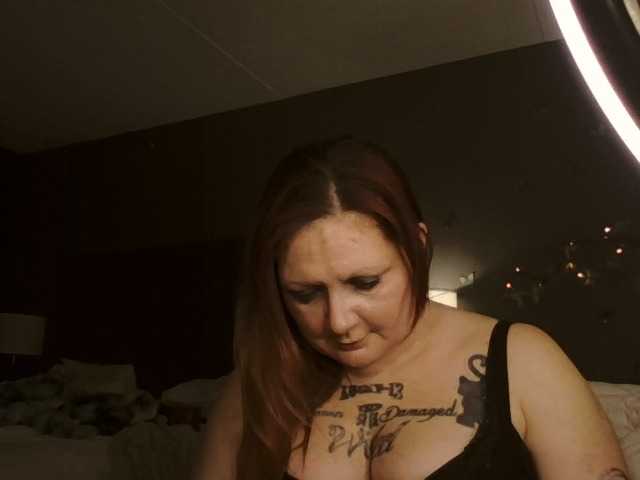 Adelaideskyy's BongaCams show and profile