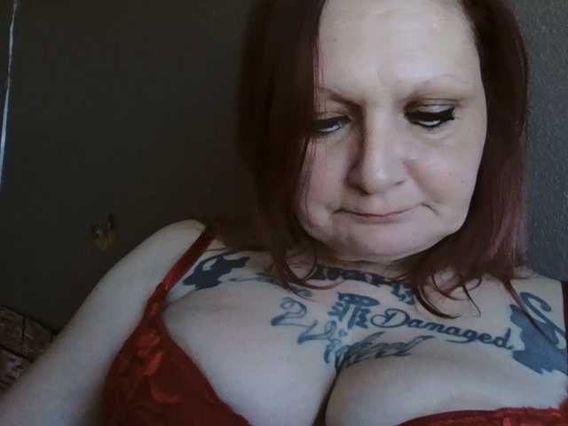 Adelaideskyy's BongaCams show and profile