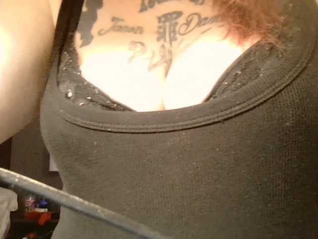 Adelaideskyy's BongaCams show and profile