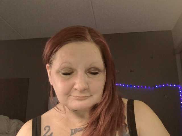 Adelaideskyy's BongaCams show and profile