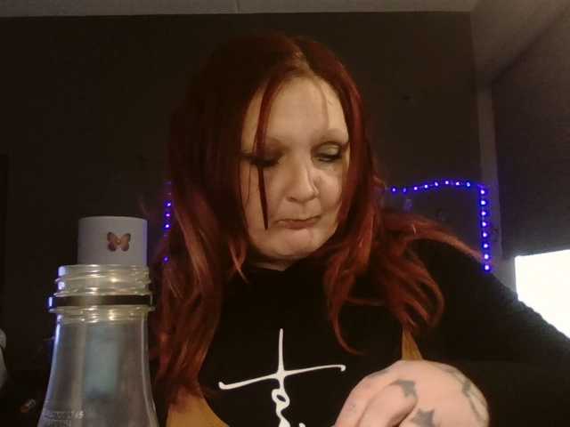 Adelaideskyy's BongaCams show and profile