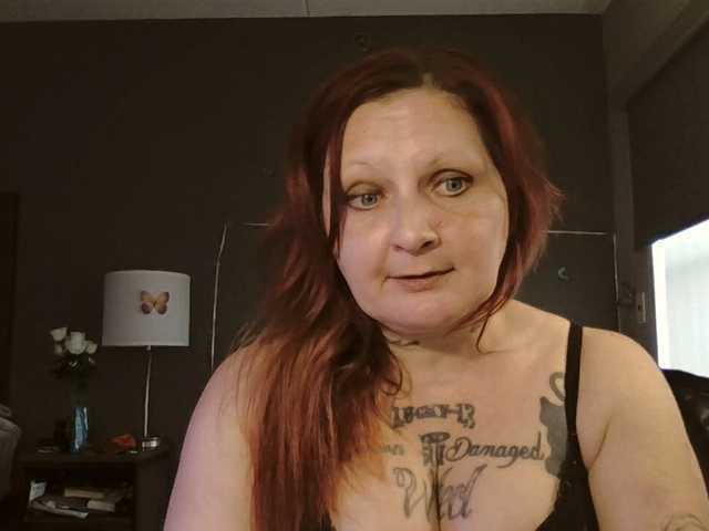 Adelaideskyy's BongaCams show and profile