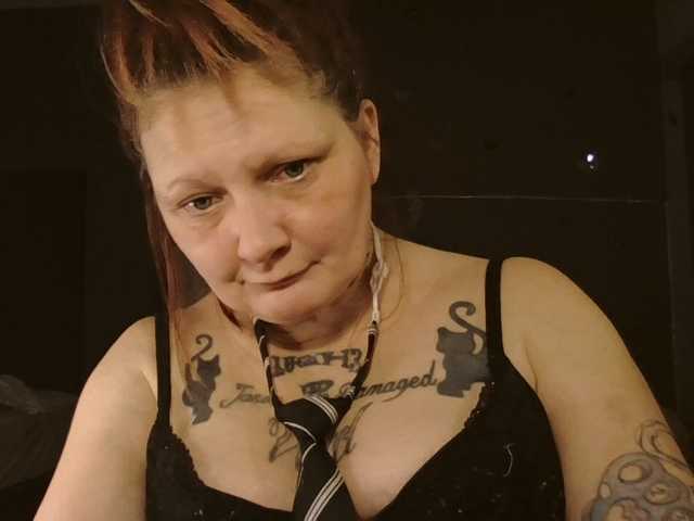 Adelaideskyy's BongaCams show and profile