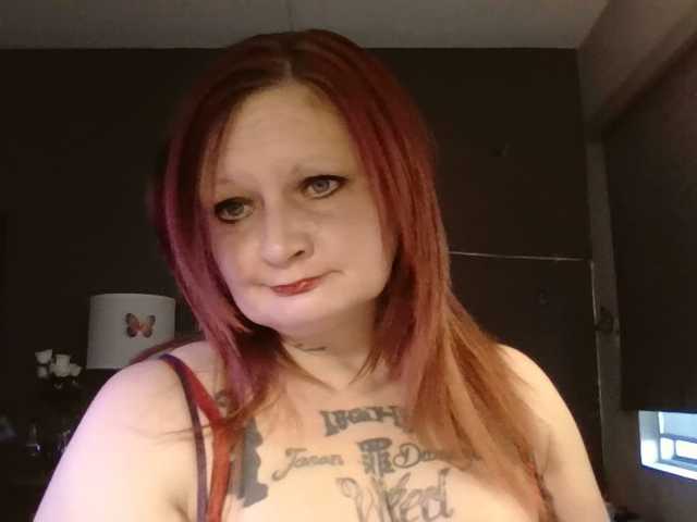 Adelaideskyy's BongaCams show and profile
