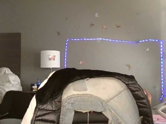 Adelaideskyy Live Cam on BongaCams