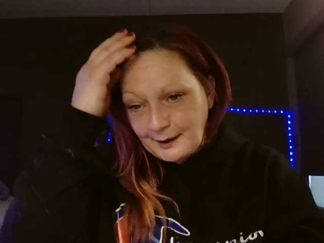 Adelaideskyy's BongaCams show and profile