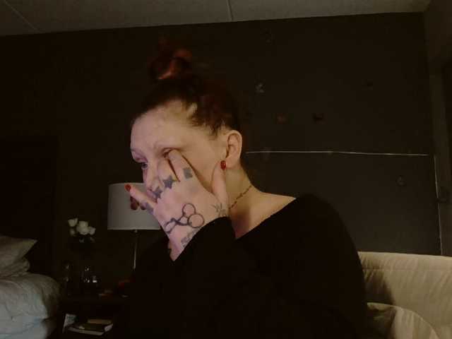 Adelaideskyy's BongaCams show and profile