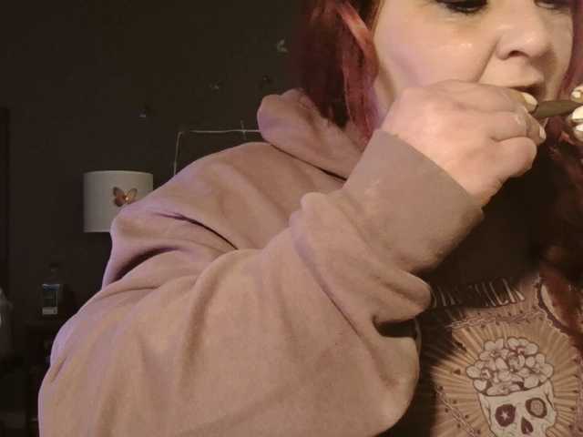 Adelaideskyy's BongaCams show and profile