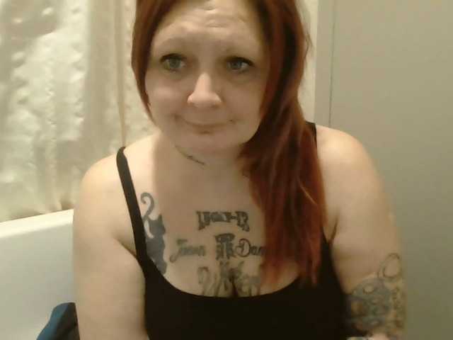 Adelaideskyy's BongaCams show and profile