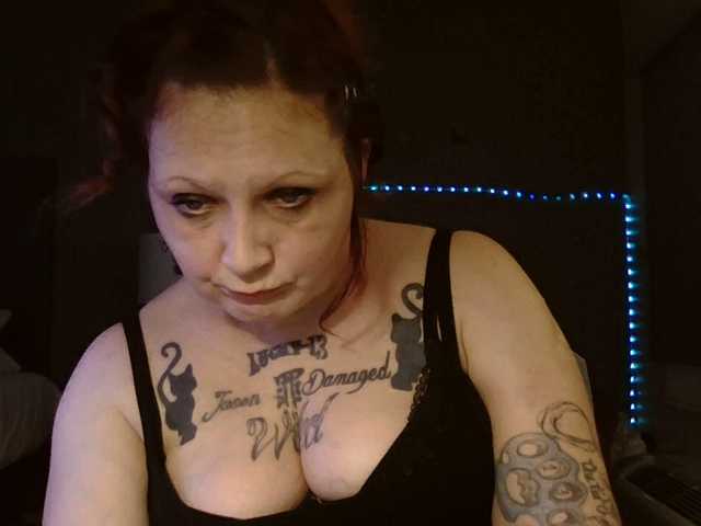Adelaideskyy's BongaCams show and profile