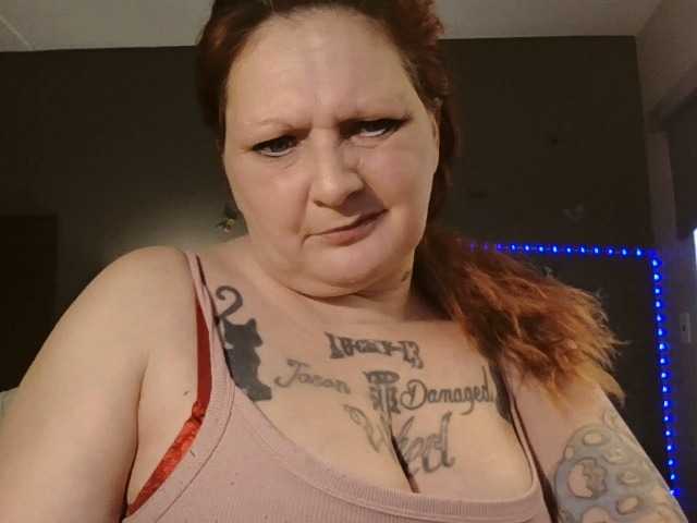 Adelaideskyy's BongaCams show and profile