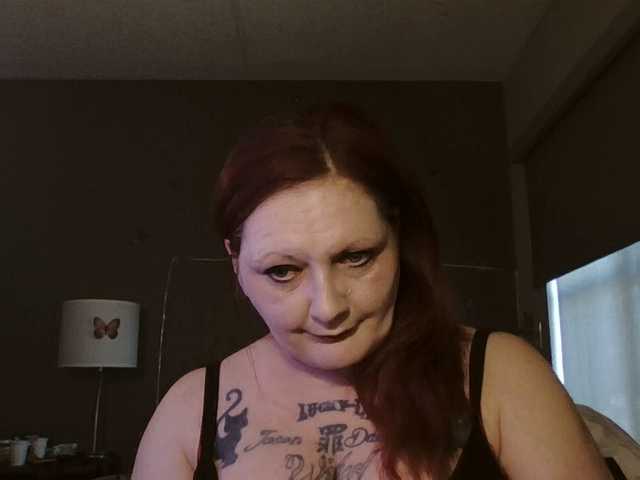 Adelaideskyy's BongaCams show and profile