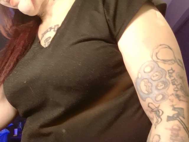 Adelaideskyy's BongaCams show and profile