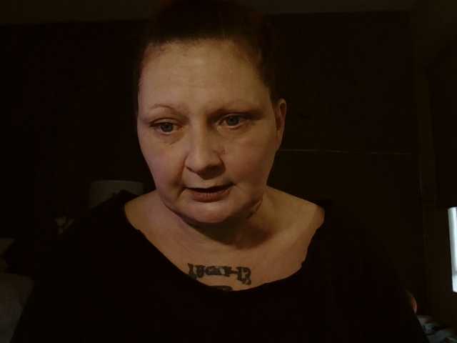 Adelaideskyy's BongaCams show and profile