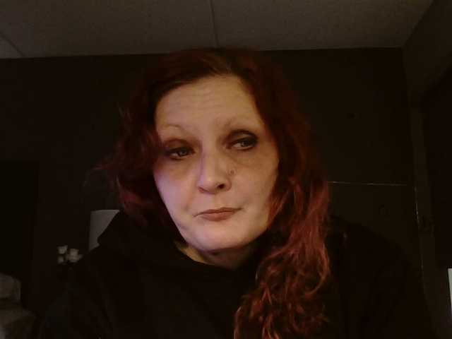 Adelaideskyy live cam profile