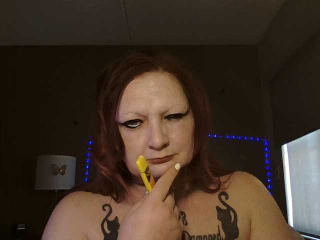 Adelaideskyy's BongaCams show and profile