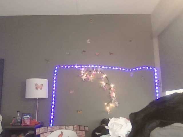 Adelaideskyy's BongaCams show and profile