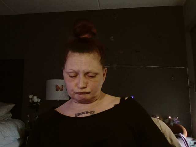 Adelaideskyy's BongaCams show and profile