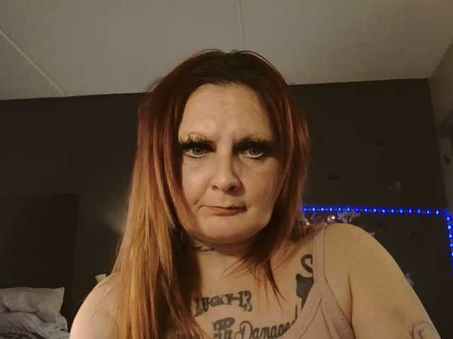 Adelaideskyy's BongaCams show and profile