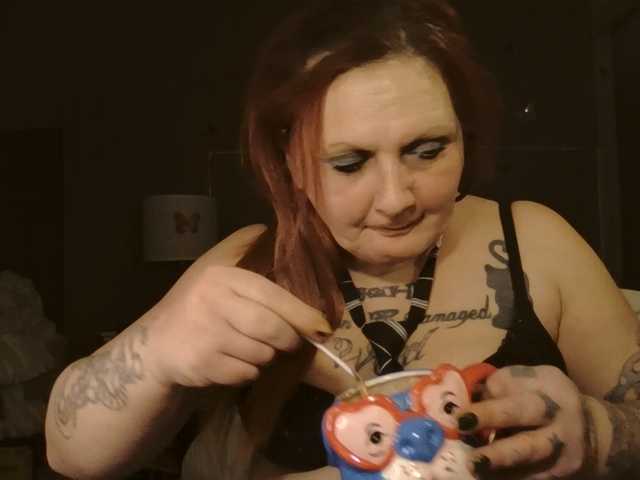 Adelaideskyy's BongaCams show and profile