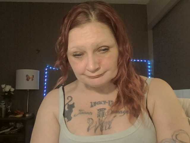 Adelaideskyy's BongaCams show and profile