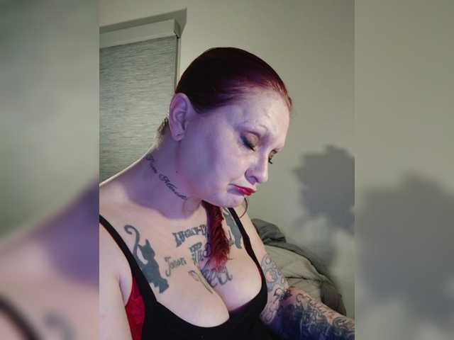 Adelaideskyy's BongaCams show and profile