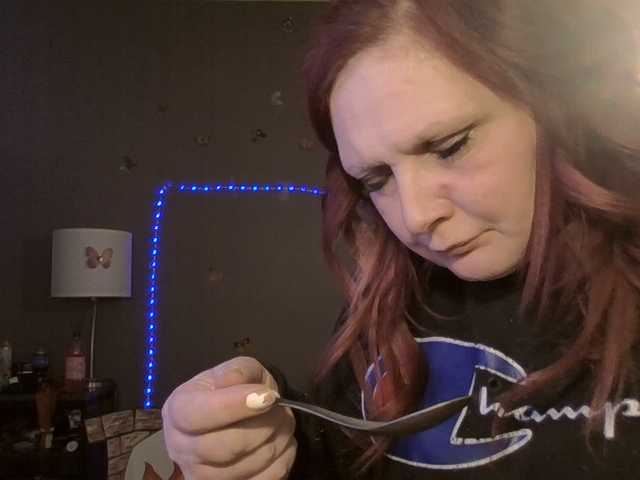 Adelaideskyy's BongaCams show and profile