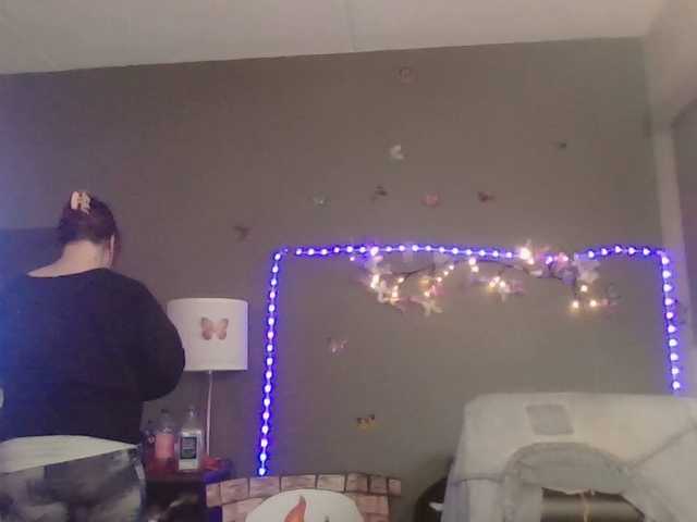 Adelaideskyy's BongaCams show and profile