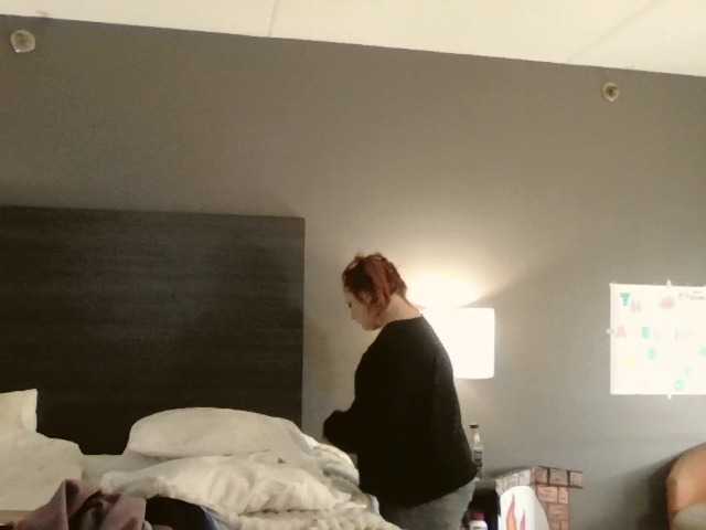 Adelaideskyy's BongaCams show and profile