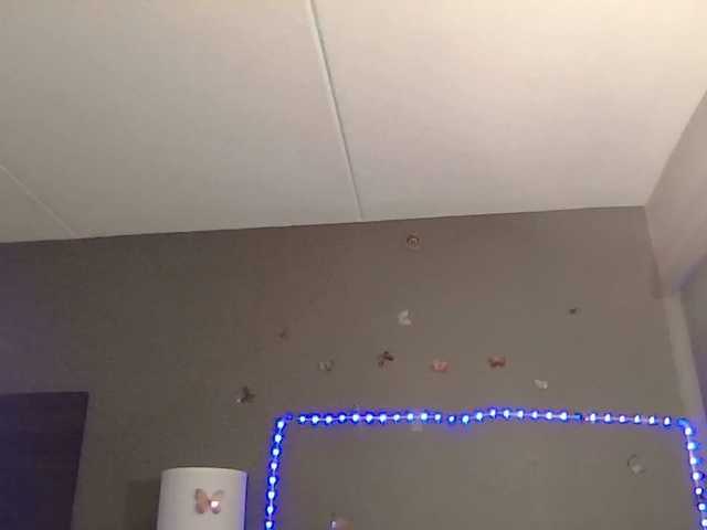 Adelaideskyy's BongaCams show and profile