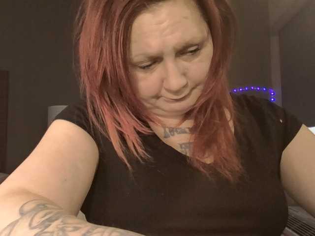 Adelaideskyy's BongaCams show and profile