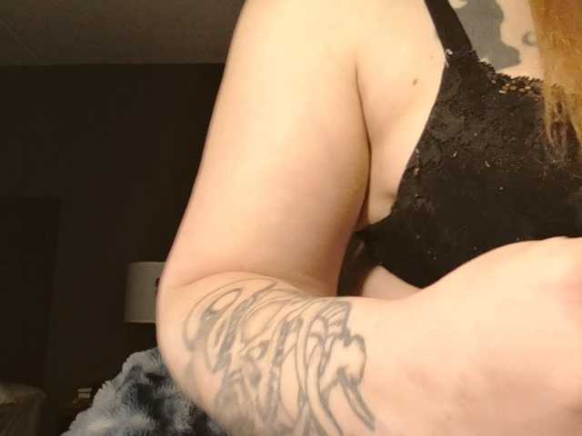 Adelaideskyy's BongaCams show and profile