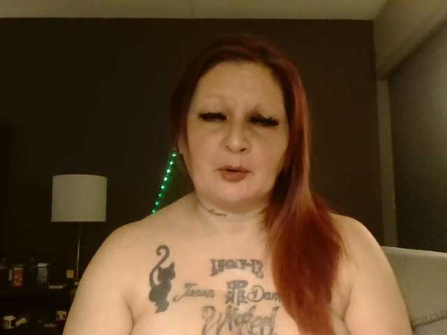 Adelaideskyy's BongaCams show and profile