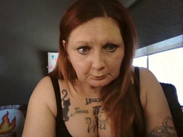 Adelaideskyy's BongaCams show and profile