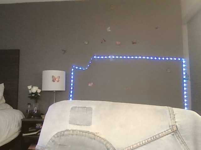 Adelaideskyy's BongaCams show and profile