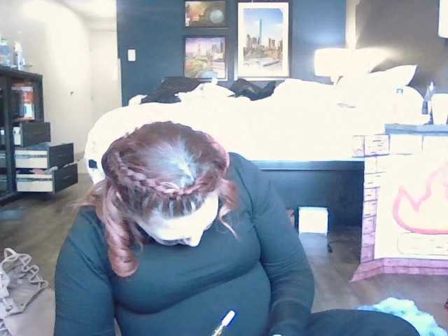 Adelaideskyy's BongaCams show and profile