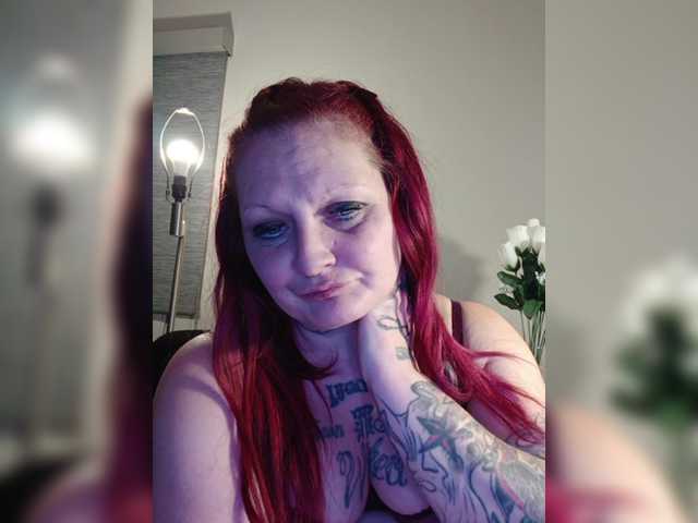Adelaideskyy's BongaCams show and profile