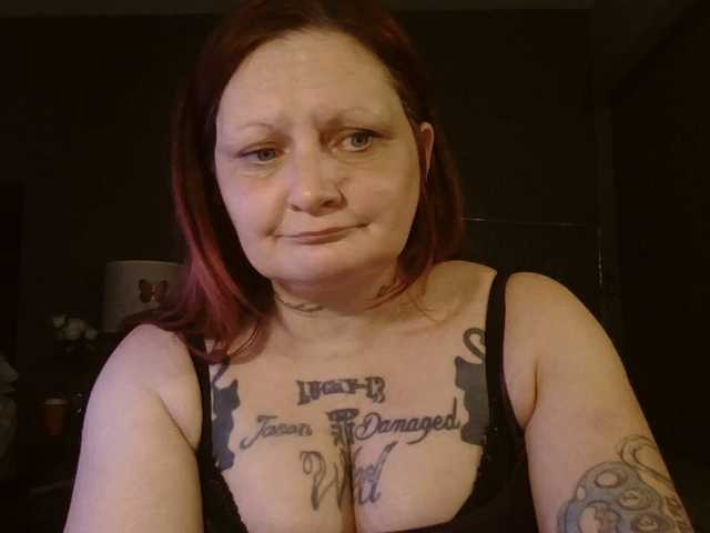 Adelaideskyy's BongaCams show and profile